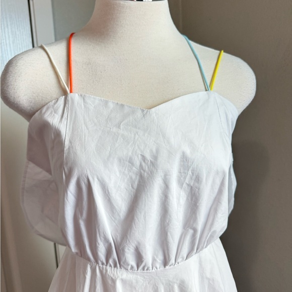 Minusey Luxurious White Cross-Strap Open Back‎ Dress - Picture 8 of 12